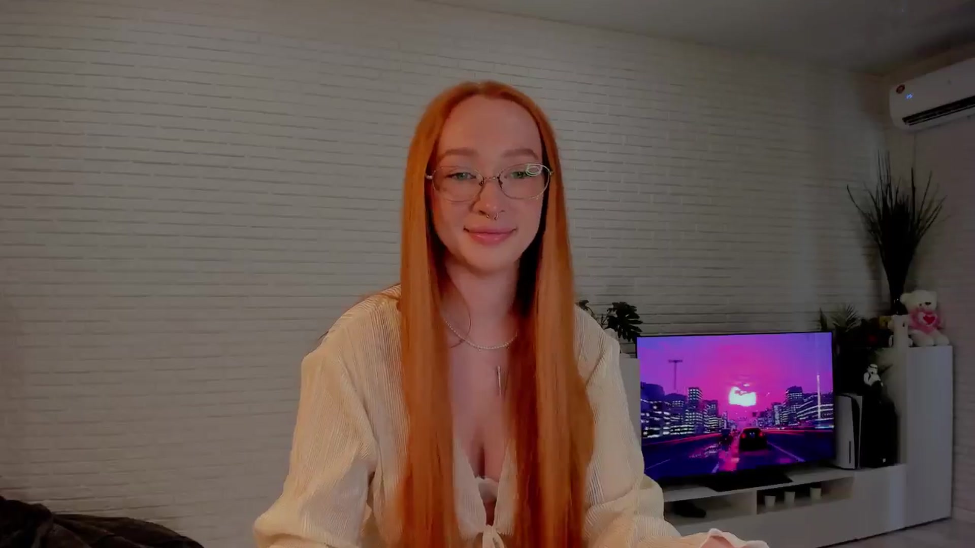 Gallery image thumbnail from AlexxDay's myfreecams stream on, 05/17/2024, 08:41 image 4 of 20