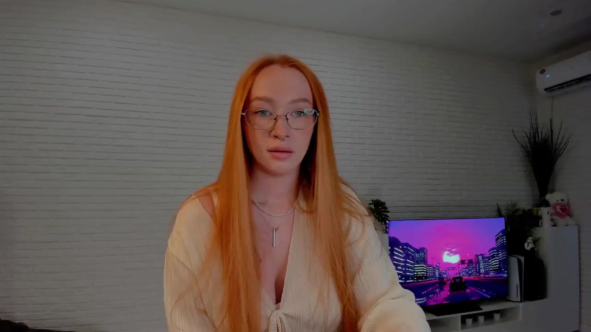 Gallery image thumbnail from AlexxDay's myfreecams stream on, 05/17/2024, 08:41 image 20 of 20