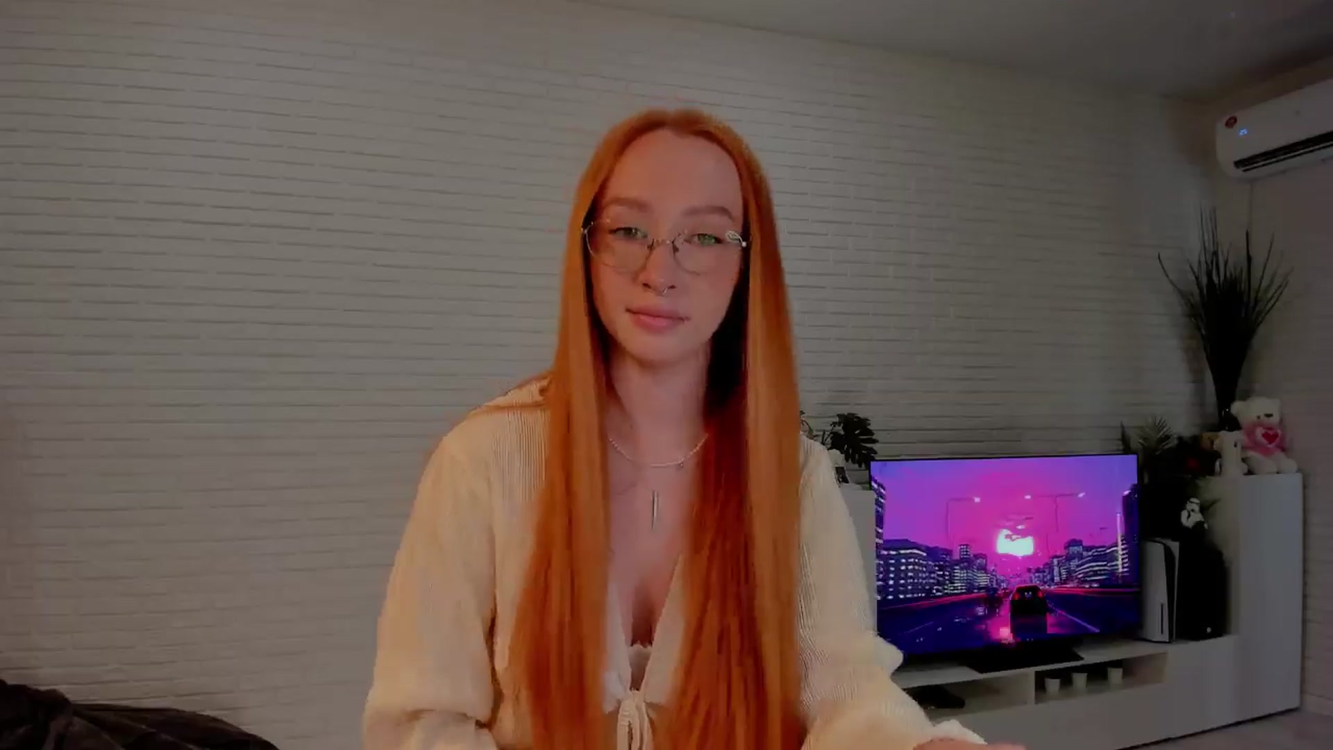 Gallery image thumbnail from AlexxDay's myfreecams stream on, 05/17/2024, 08:41 image 5 of 20