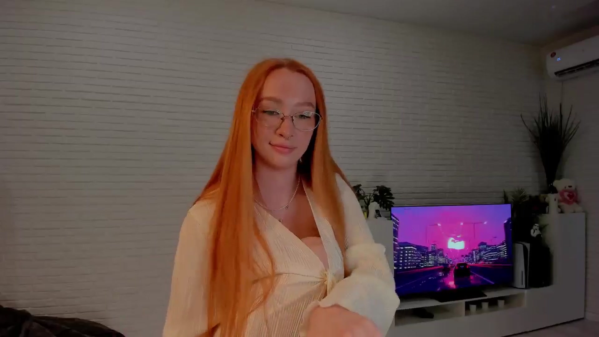 Gallery image thumbnail from AlexxDay's myfreecams stream on, 05/17/2024, 08:41 image 13 of 20