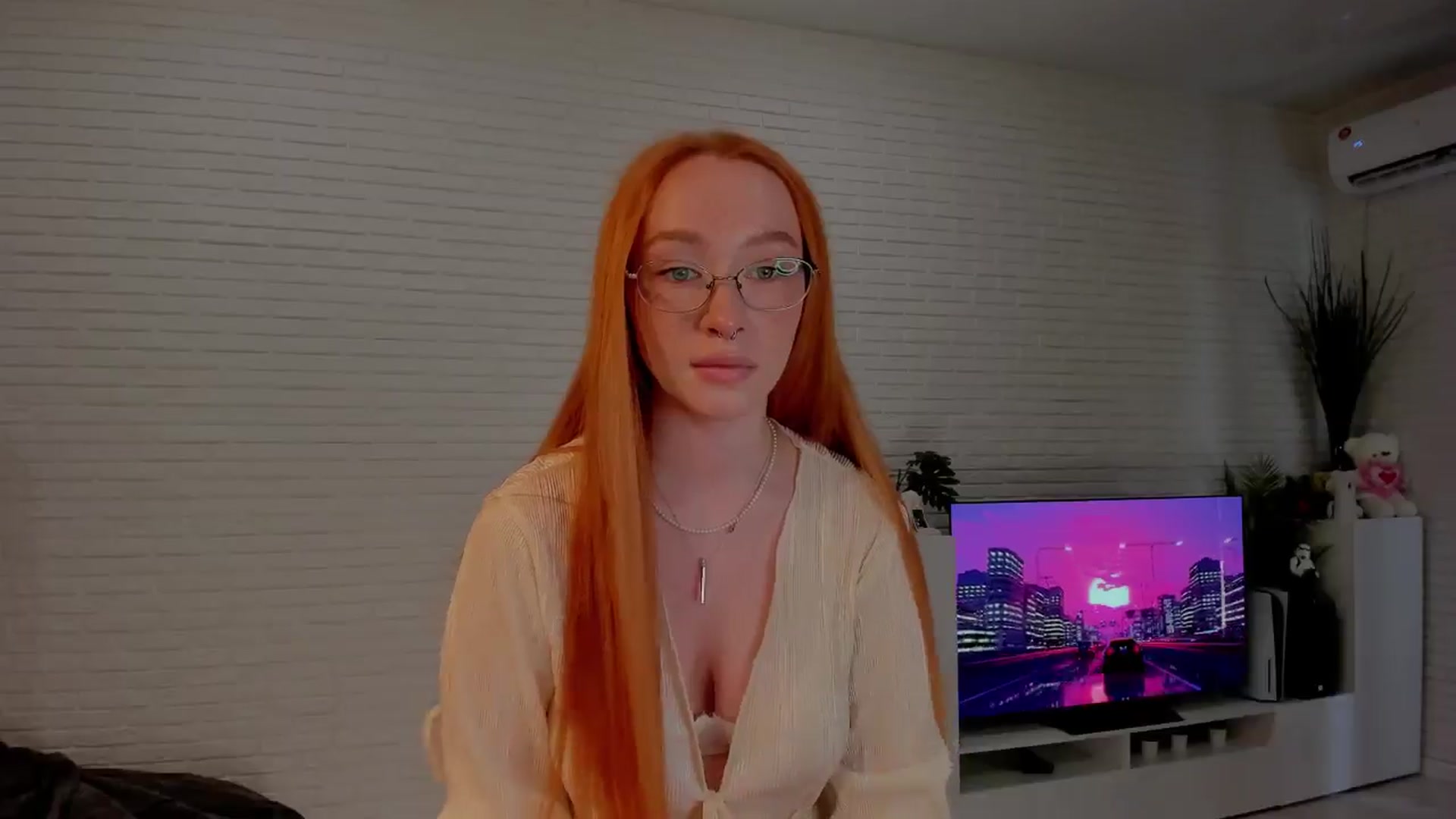 Gallery image thumbnail from AlexxDay's myfreecams stream on, 05/17/2024, 08:41 image 3 of 20