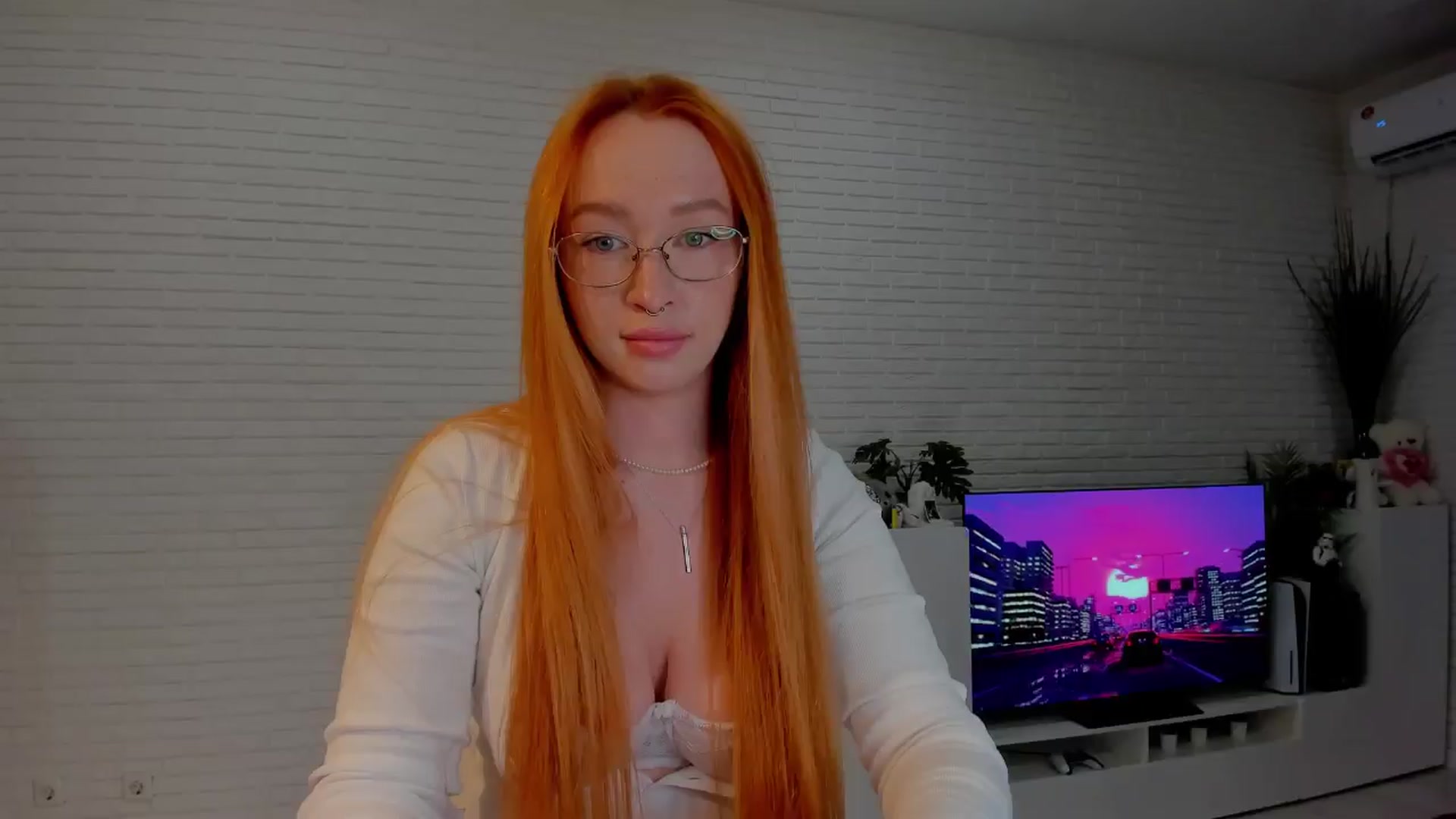 Gallery image thumbnail from AlexxDay's myfreecams stream on, 05/21/2024, 10:12 image 13 of 20