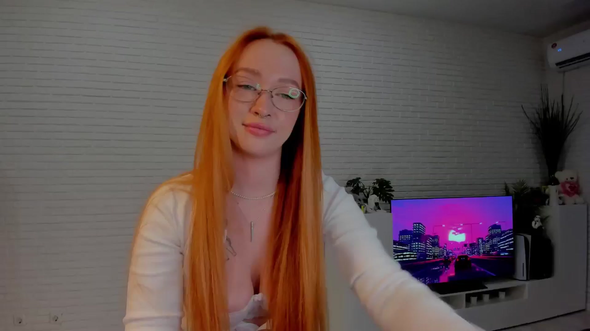Gallery image thumbnail from AlexxDay's myfreecams stream on, 05/21/2024, 10:12 image 15 of 20