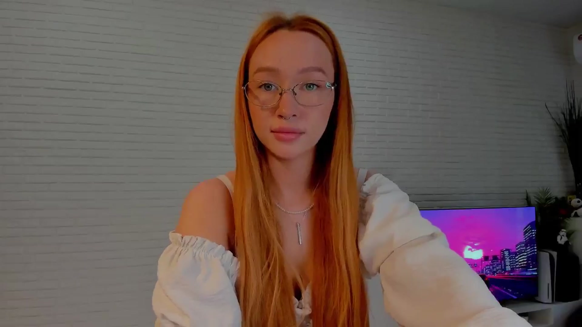 Gallery image thumbnail from AlexxDay's myfreecams stream on, 06/07/2024, 08:09 image 12 of 20