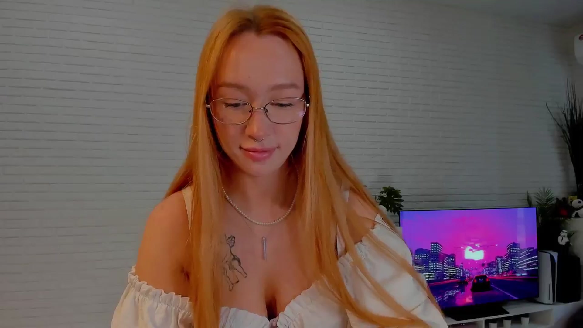 Gallery image thumbnail from AlexxDay's myfreecams stream on, 06/07/2024, 08:09 image 5 of 20