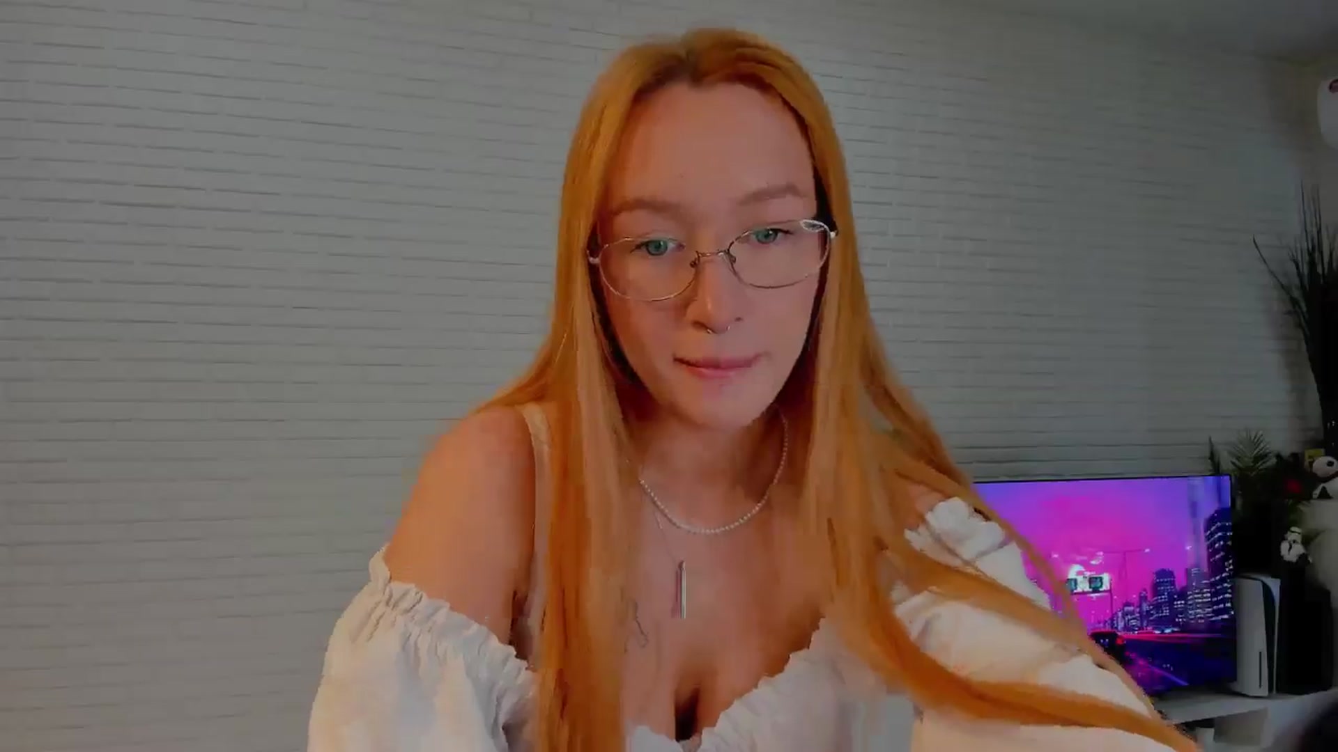 Gallery image thumbnail from AlexxDay's myfreecams stream on, 06/07/2024, 08:09 image 4 of 20
