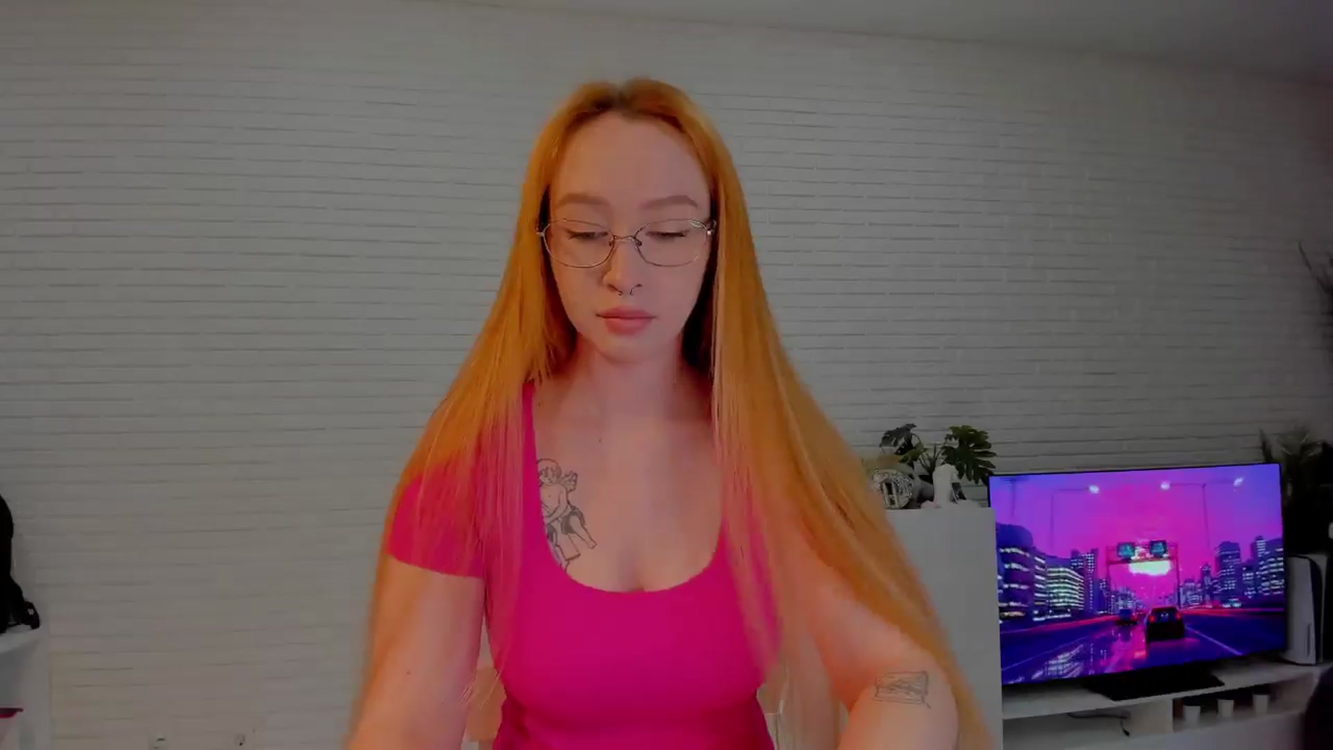 Gallery image thumbnail from AlexxDay's myfreecams stream on, 06/21/2024, 07:54 image 11 of 20