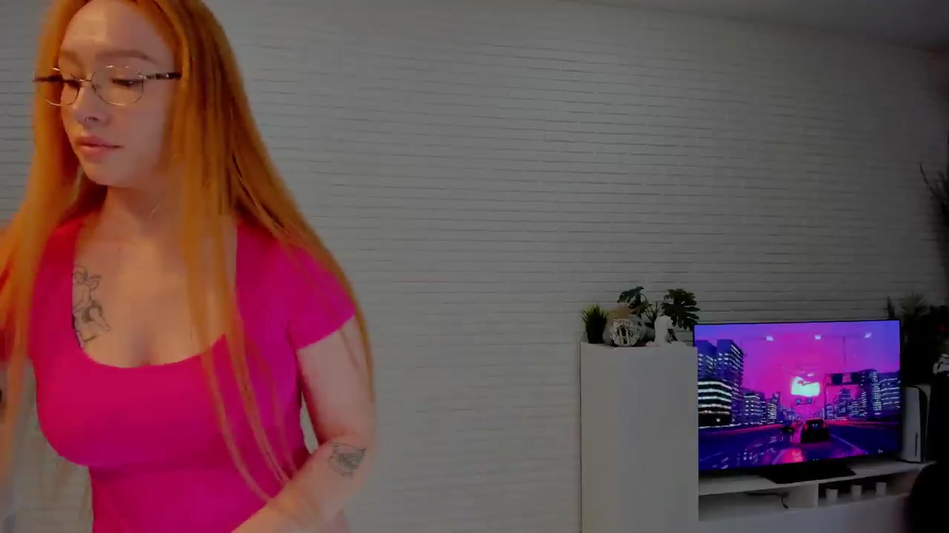 Gallery image thumbnail from AlexxDay's myfreecams stream on, 06/21/2024, 07:54 image 4 of 20
