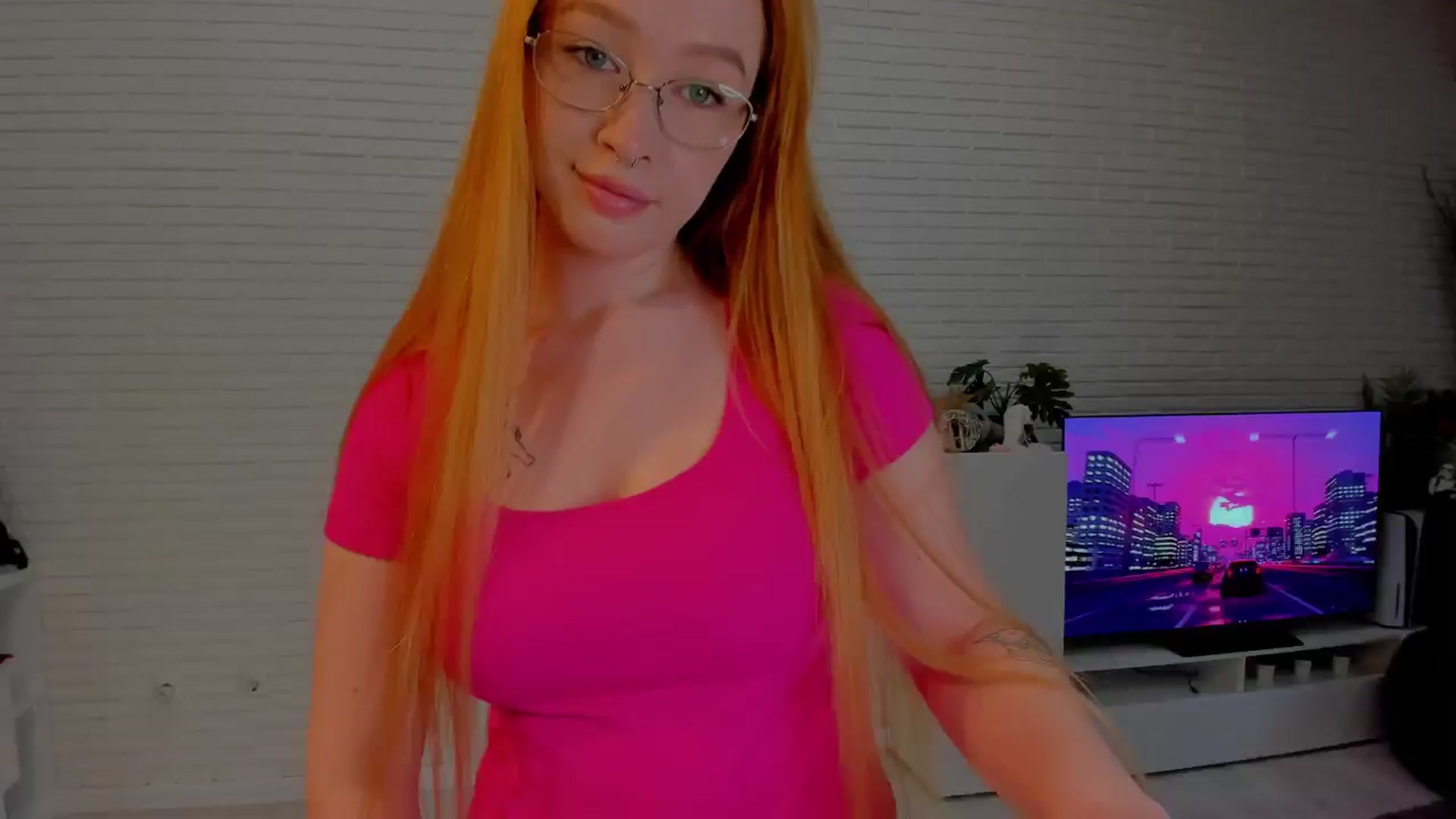 Gallery image thumbnail from AlexxDay's myfreecams stream on, 06/21/2024, 07:54 image 2 of 20