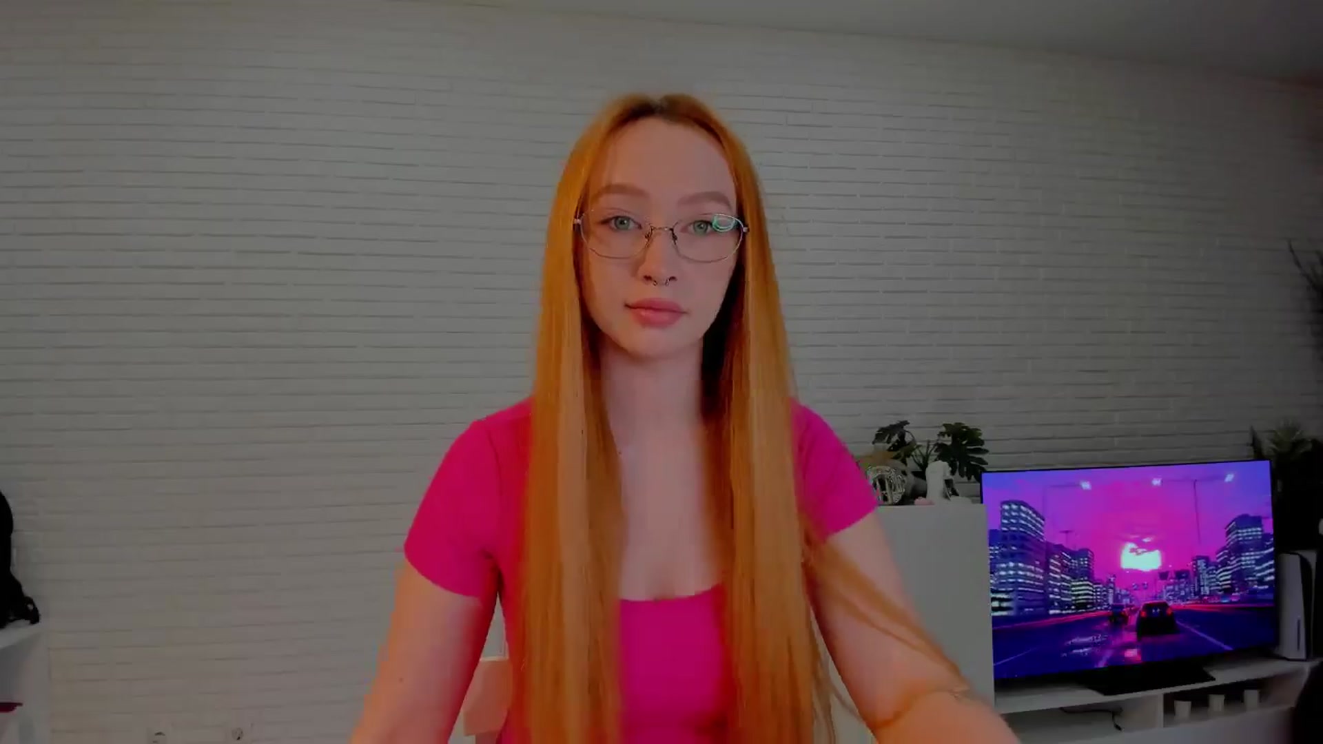 Gallery image thumbnail from AlexxDay's myfreecams stream on, 06/21/2024, 07:54 image 17 of 20
