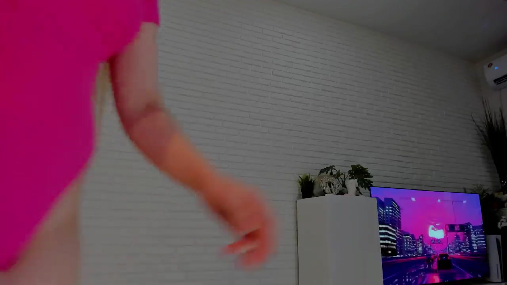 Gallery image thumbnail from AlexxDay's myfreecams stream on, 06/21/2024, 07:54 image 9 of 20