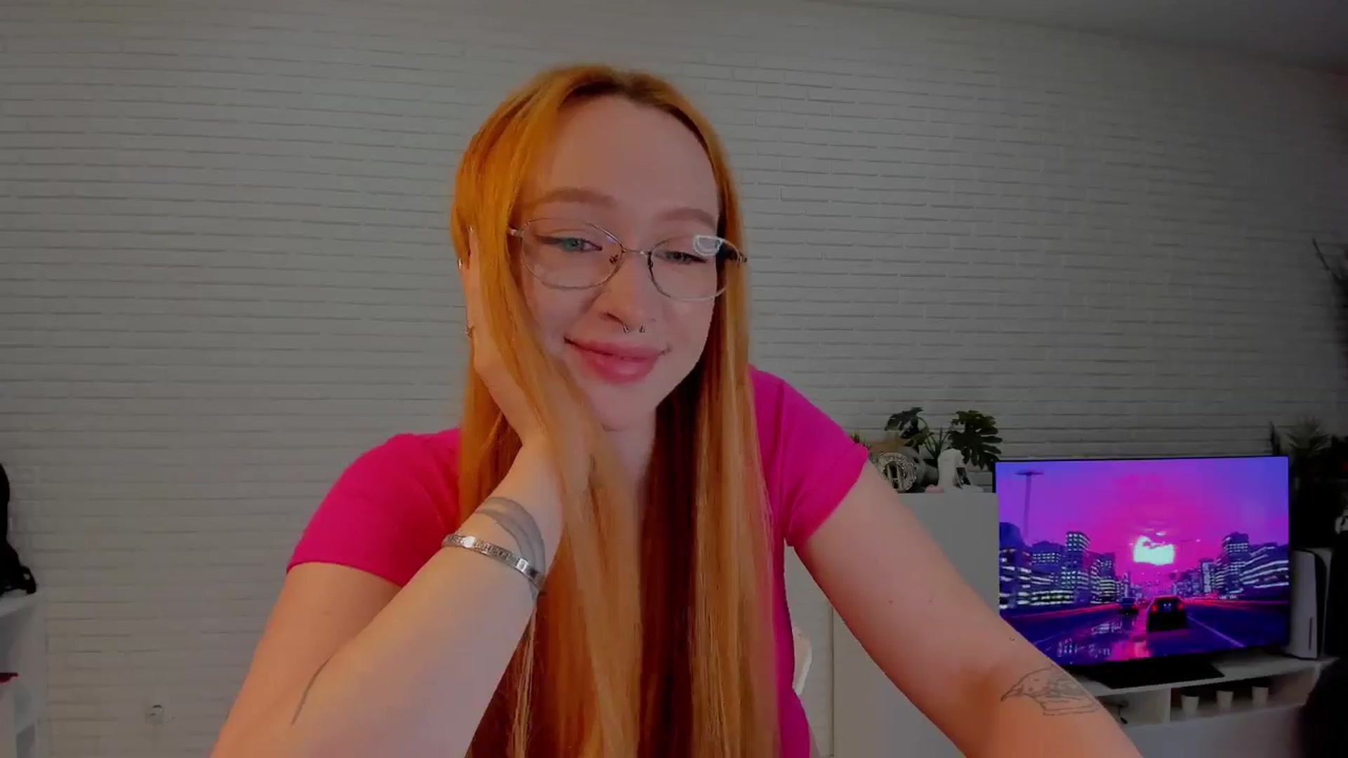 Gallery image thumbnail from AlexxDay's myfreecams stream on, 06/21/2024, 09:04 image 7 of 20