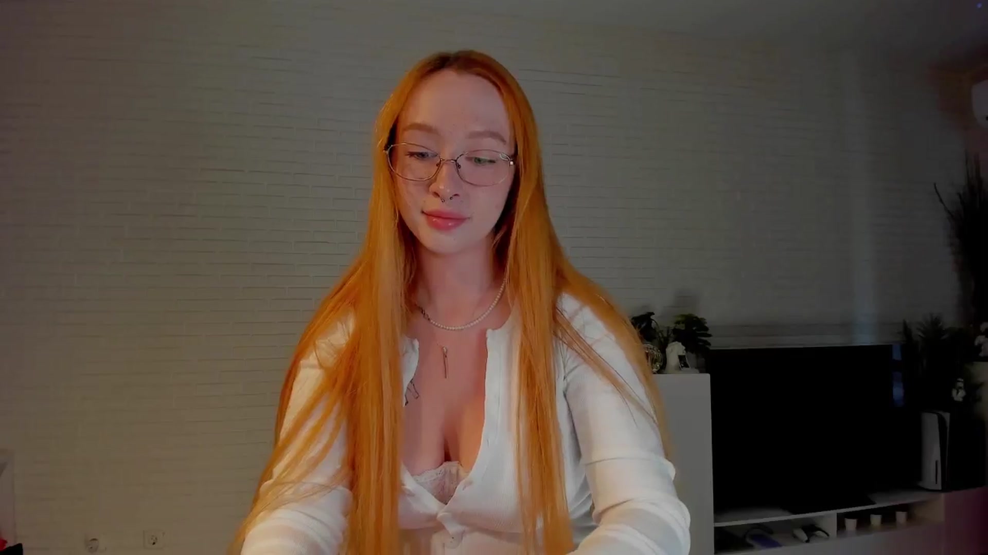 Gallery image thumbnail from AlexxDay's myfreecams stream on, 07/06/2024, 12:49 image 2 of 20