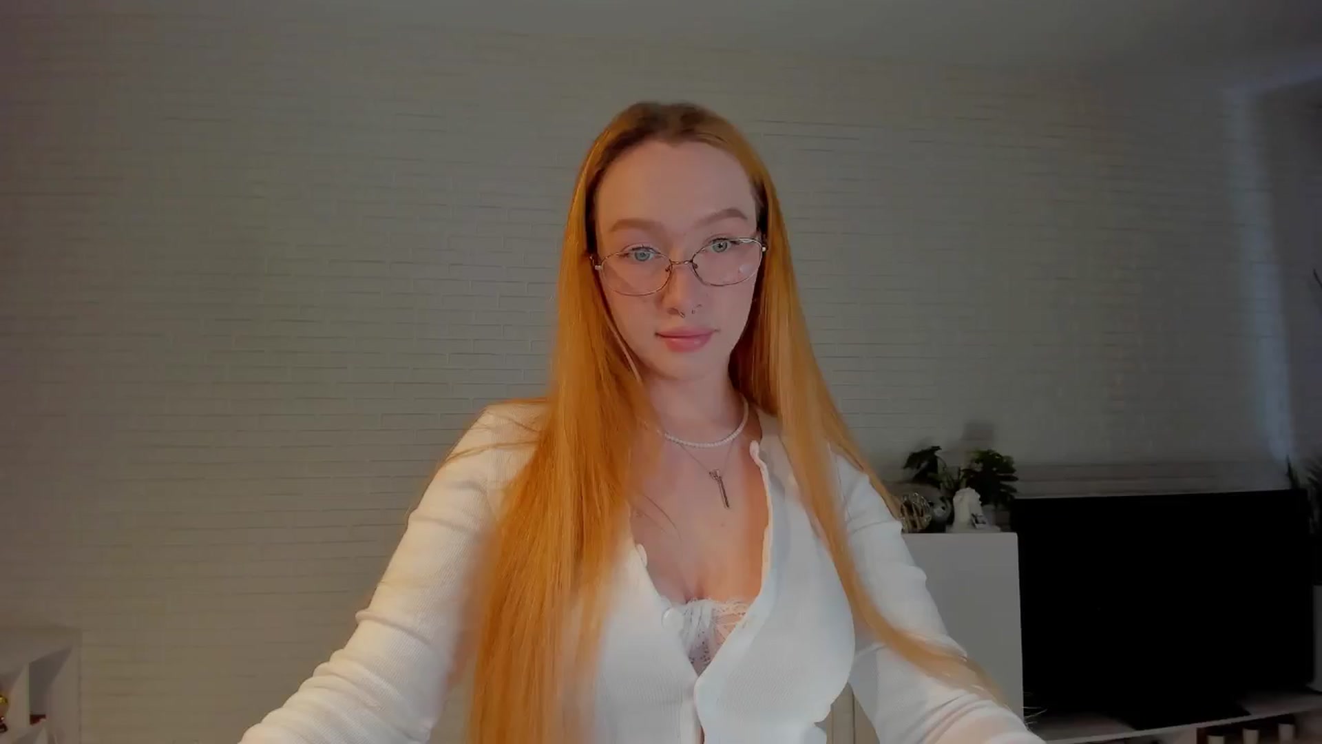 Gallery image thumbnail from AlexxDay's myfreecams stream on, 08/06/2024, 09:42 image 1 of 20