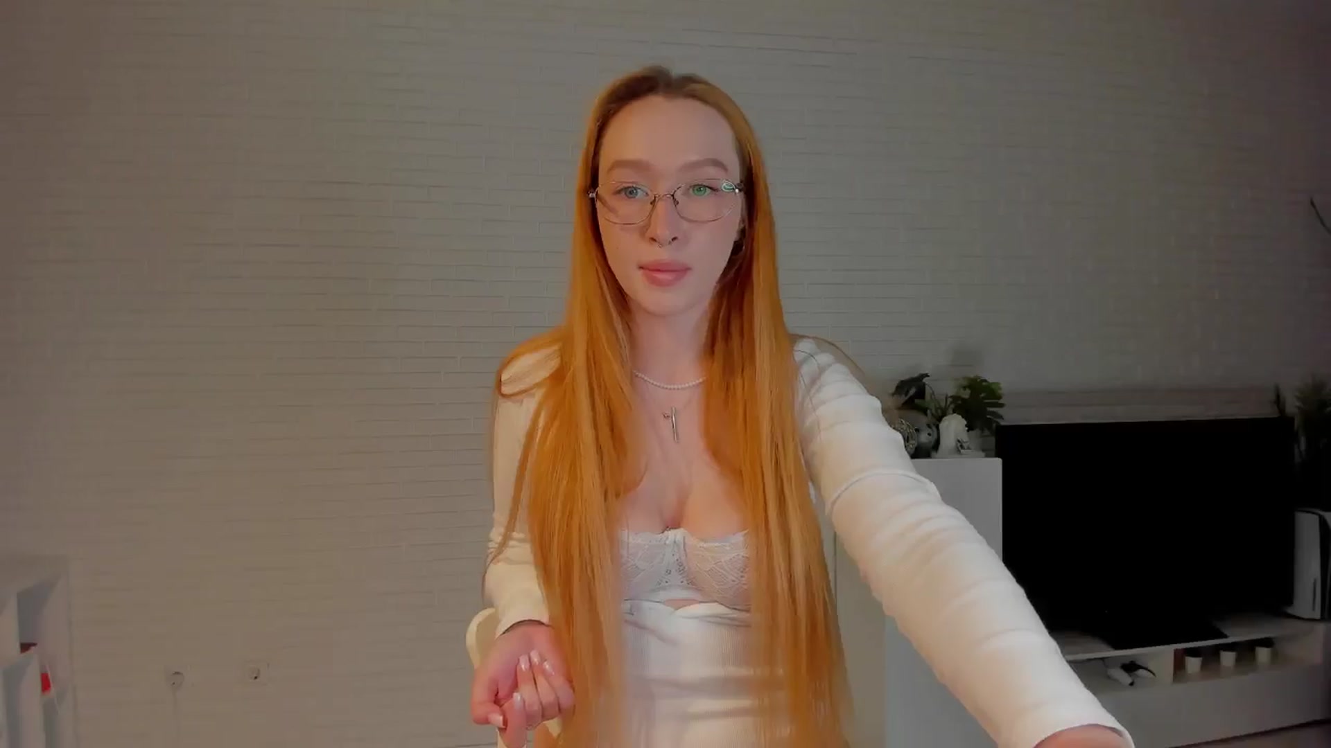 Gallery image thumbnail from AlexxDay's myfreecams stream on, 08/06/2024, 09:42 image 19 of 20