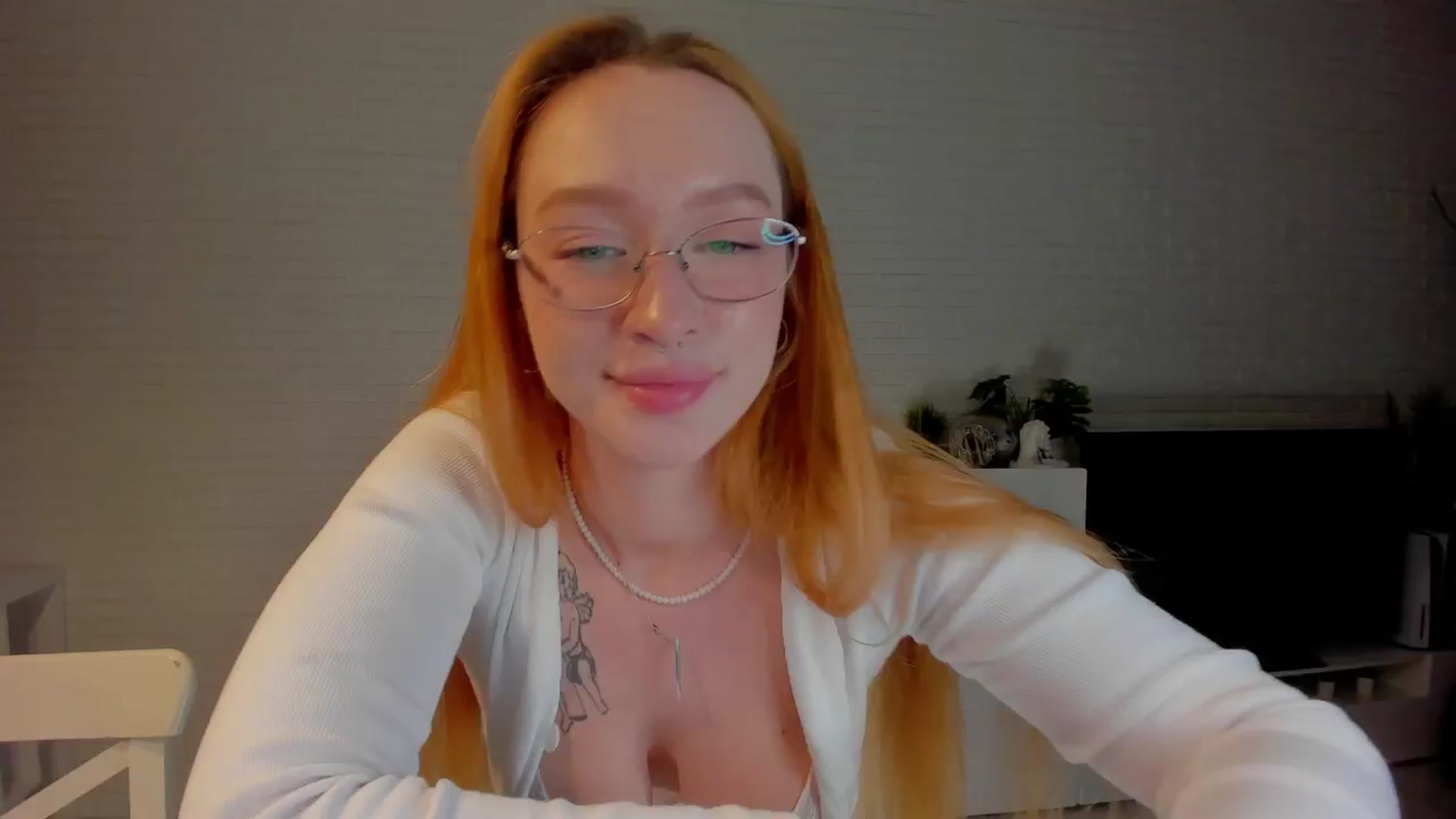 Gallery image thumbnail from AlexxDay's myfreecams stream on, 08/06/2024, 10:42 image 1 of 20