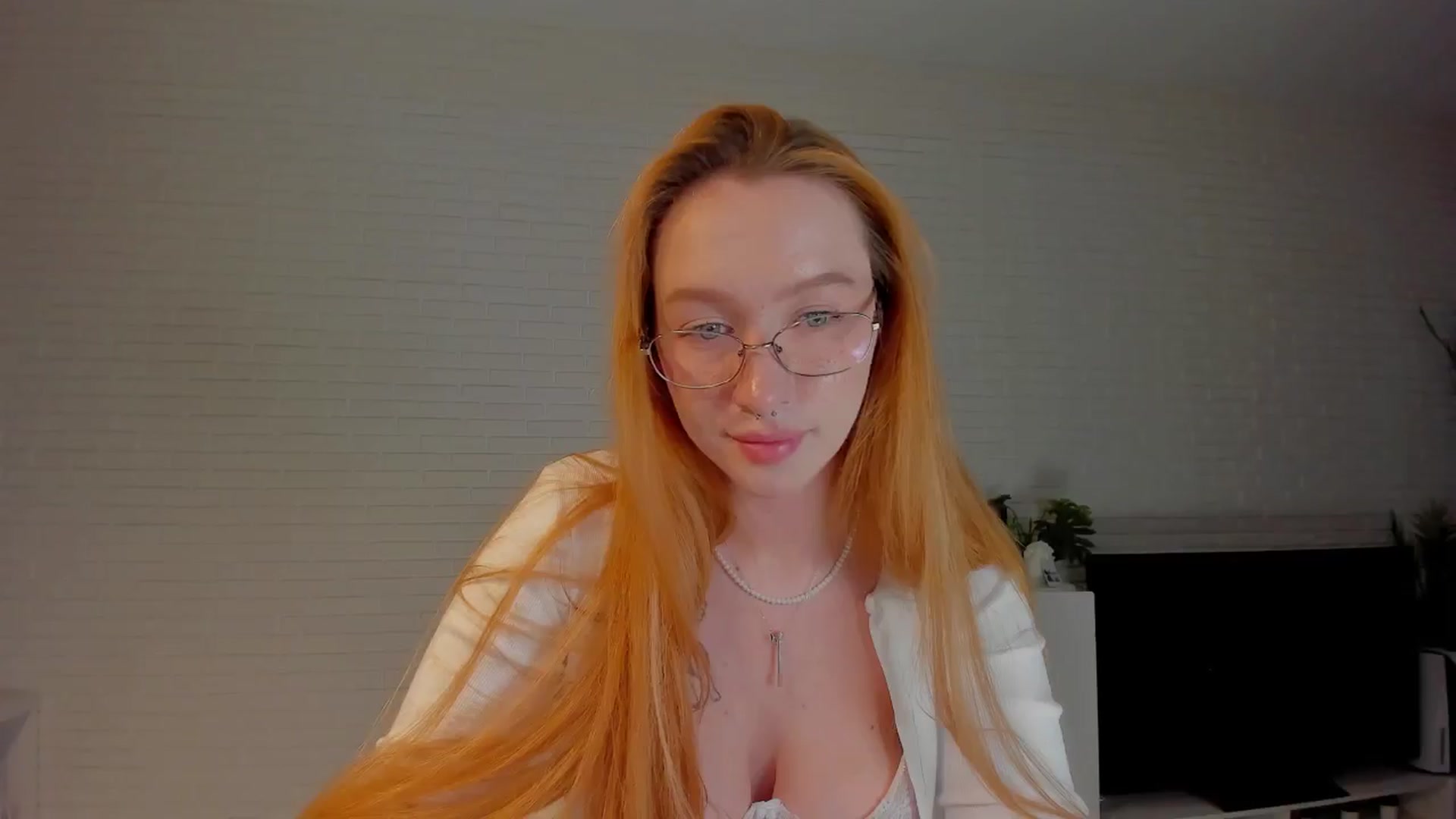 Gallery image thumbnail from AlexxDay's myfreecams stream on, 08/06/2024, 10:42 image 19 of 20