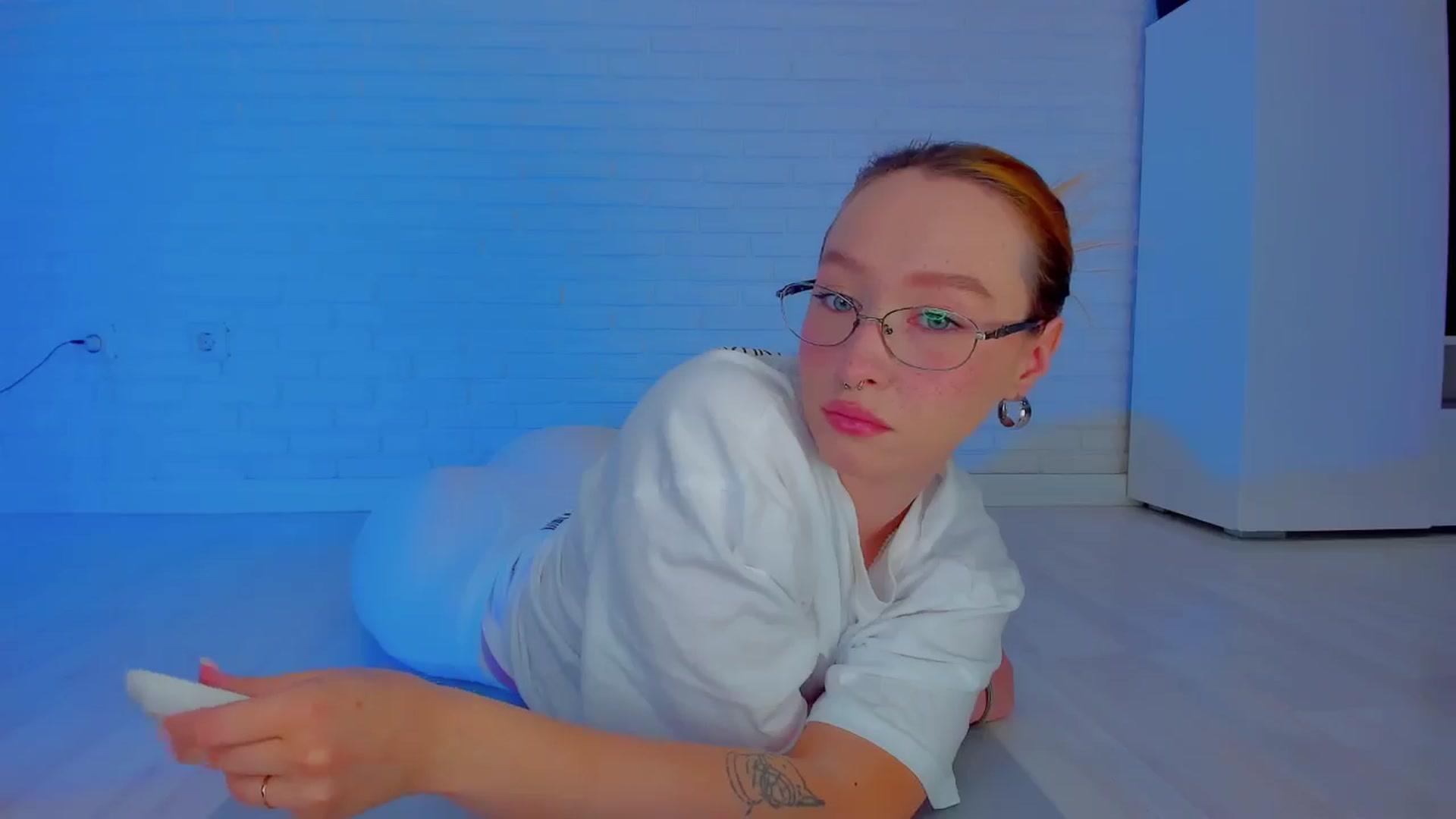 Gallery image thumbnail from AlexxDay's myfreecams stream on, 08/07/2024, 09:25 image 8 of 20