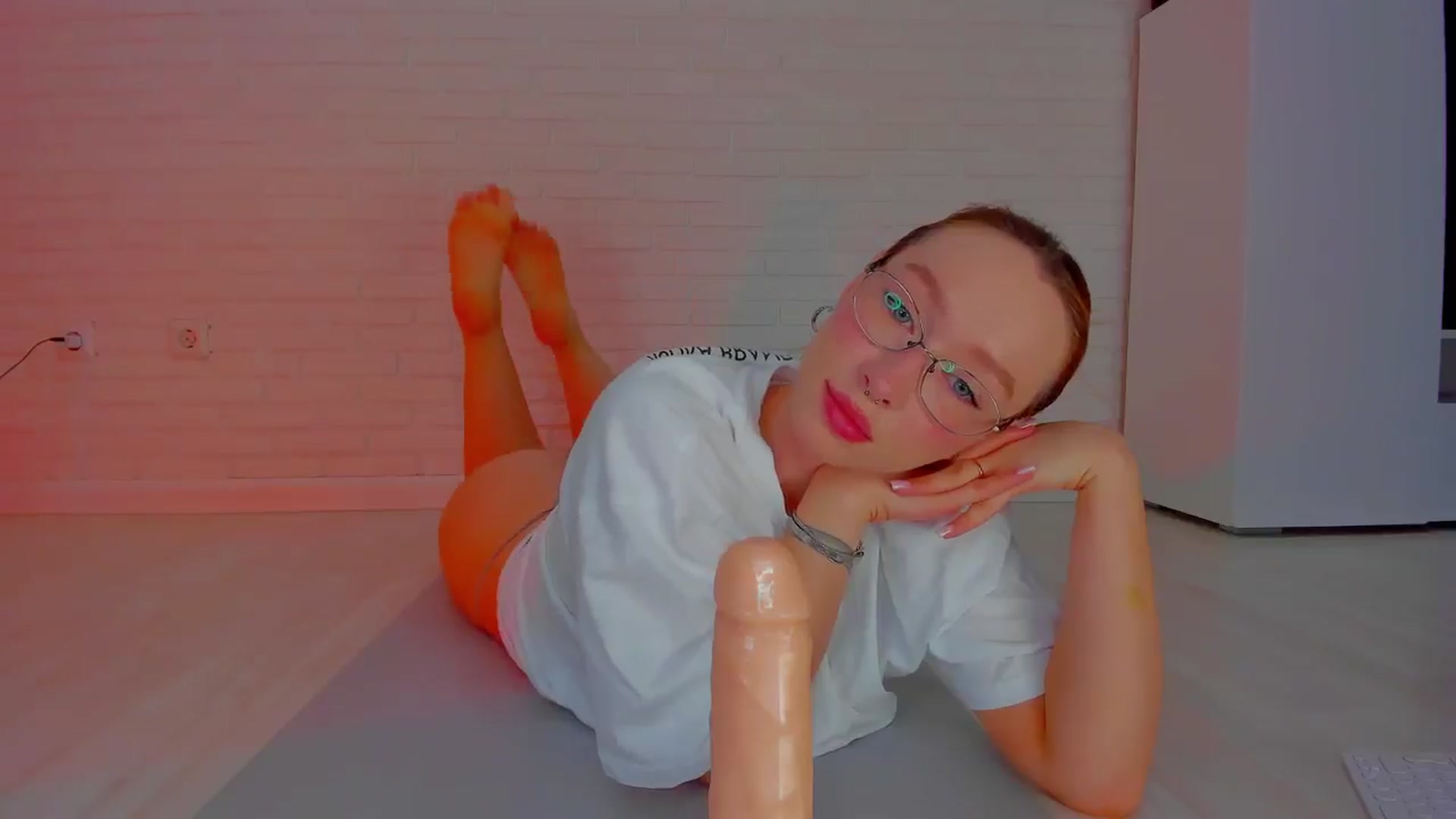 Gallery image thumbnail from AlexxDay's myfreecams stream on, 08/07/2024, 09:25 image 15 of 20