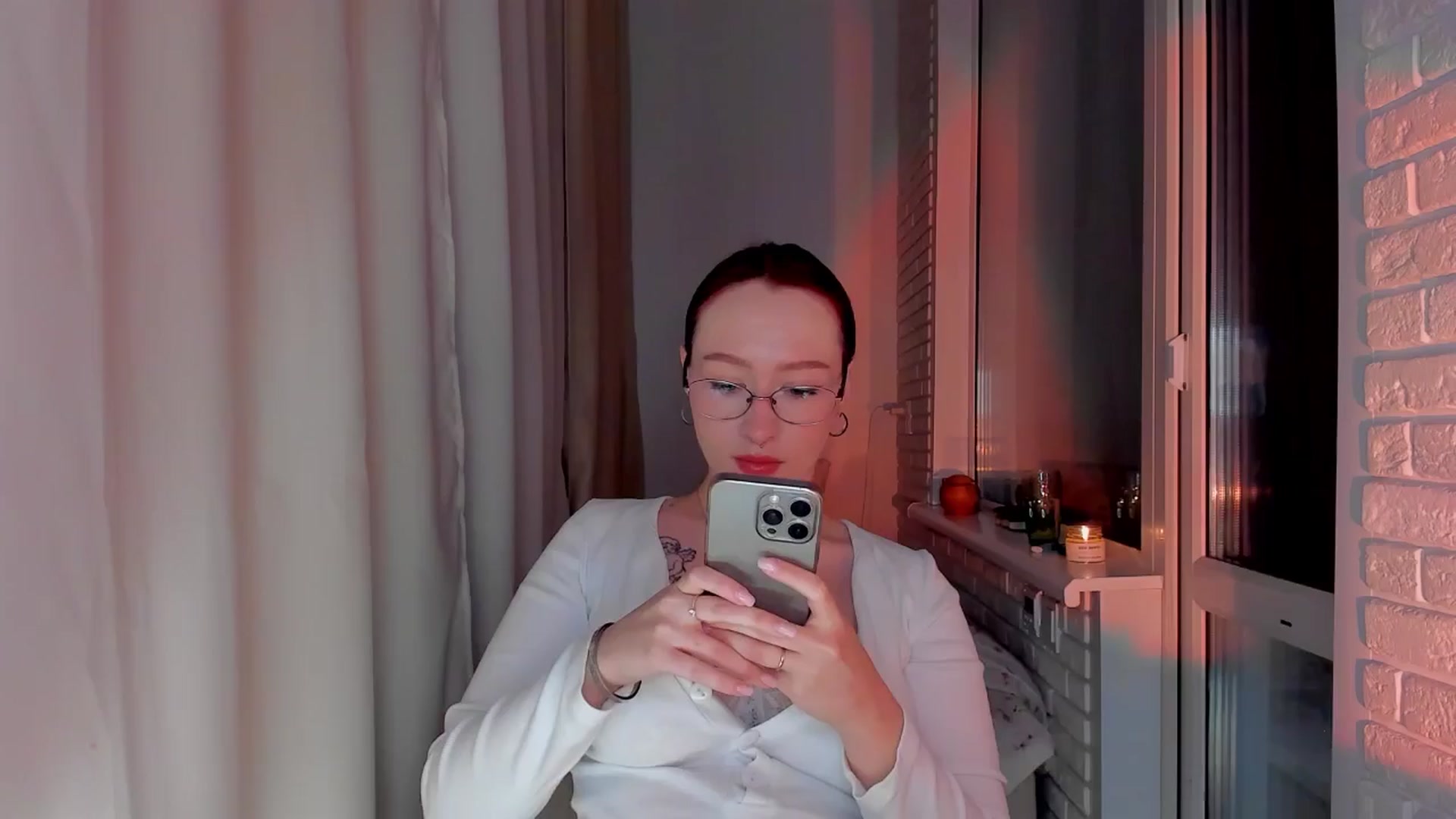 Gallery image thumbnail from AlexxDay's myfreecams stream on, 11/24/2024, 16:45 image 17 of 20