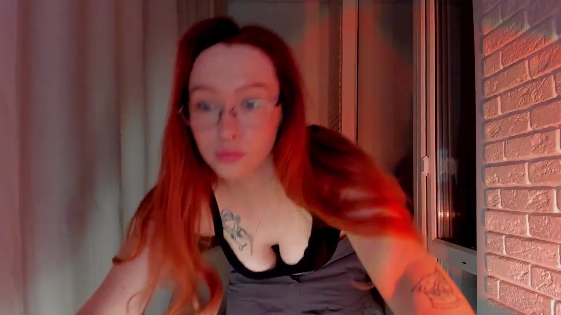 Gallery image thumbnail from AlexxDay's myfreecams stream on, 12/01/2024, 17:32 image 3 of 20