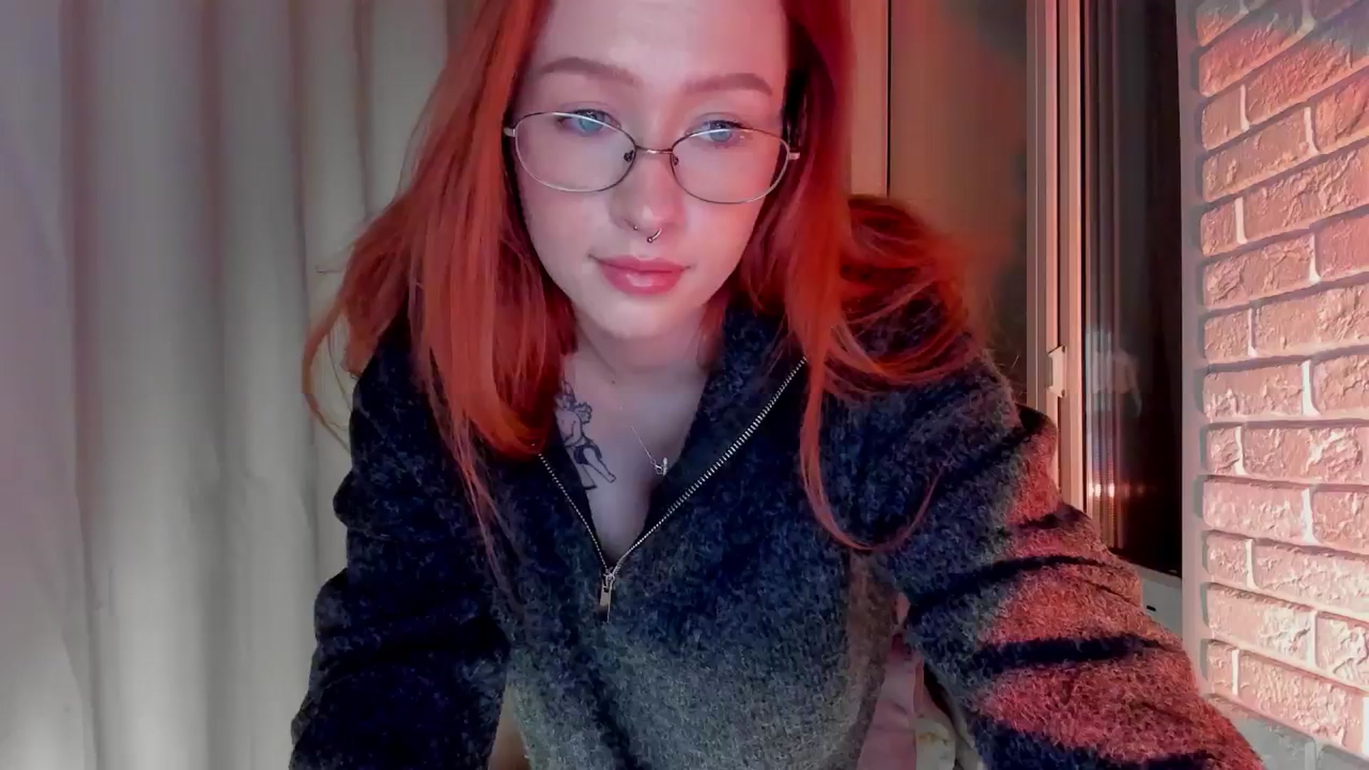 Gallery image thumbnail from AlexxDay's myfreecams stream on, 12/01/2024, 17:32 image 12 of 20