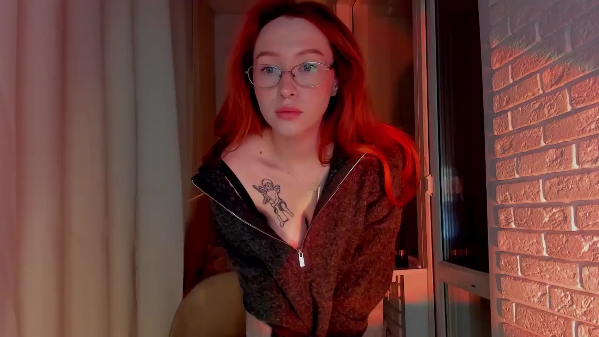 Gallery image thumbnail from AlexxDay's myfreecams stream on, 12/08/2024, 16:35 image 2 of 20