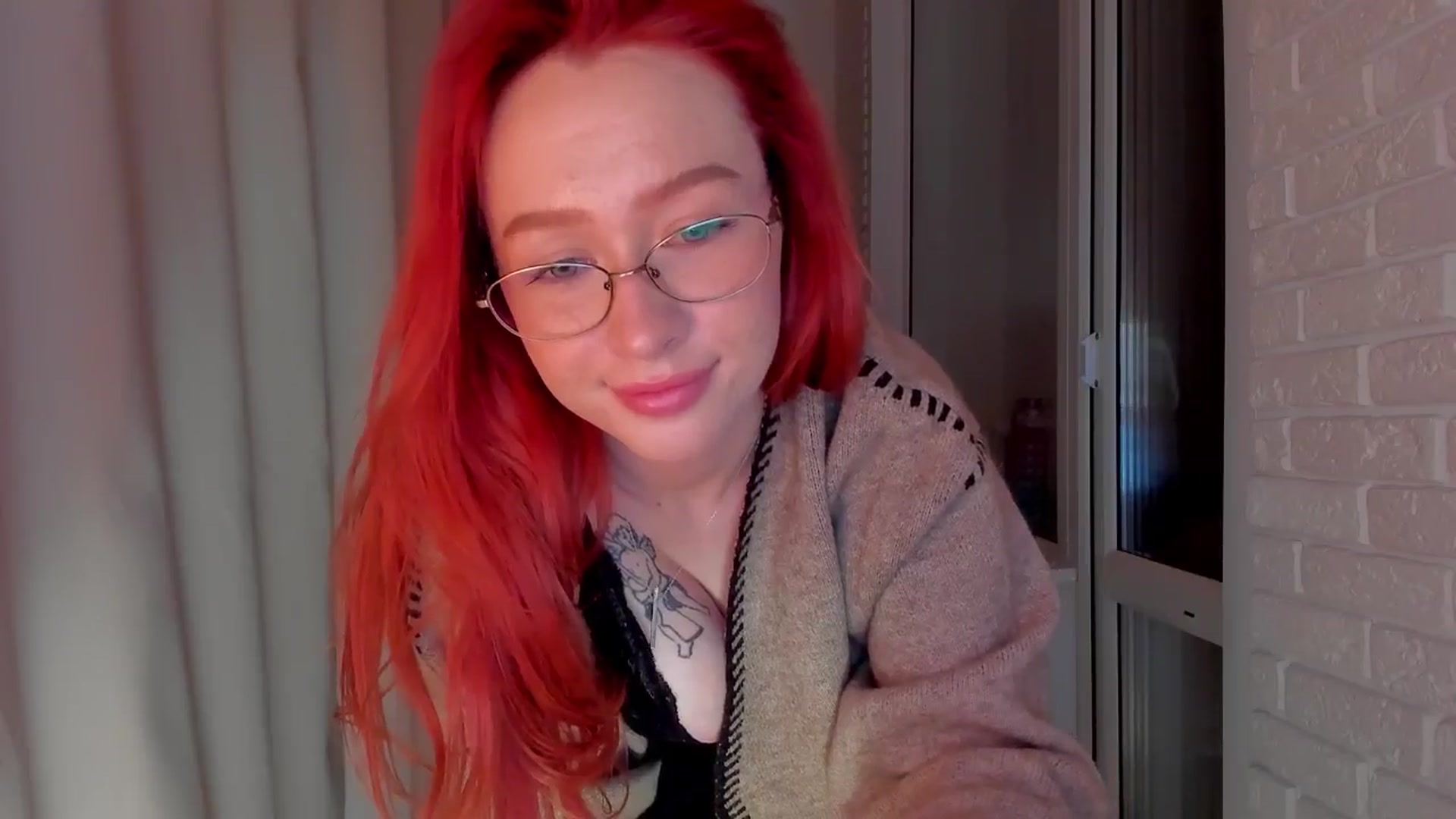 Gallery image thumbnail from AlexxDay's myfreecams stream on, 01/17/2025, 16:49 image 13 of 20