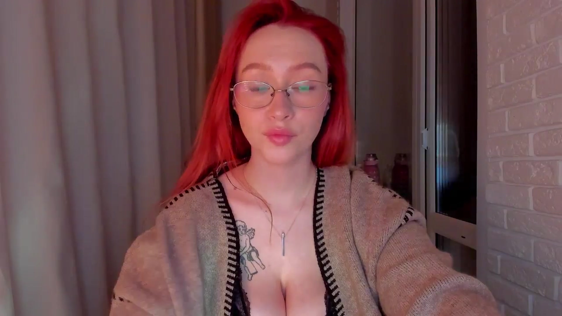 Gallery image thumbnail from AlexxDay's myfreecams stream on, 01/17/2025, 16:49 image 10 of 20
