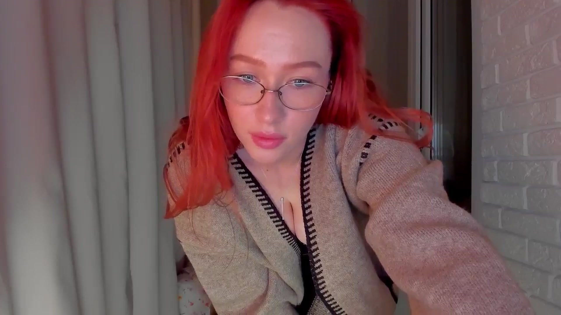 Gallery image thumbnail from AlexxDay's myfreecams stream on, 01/17/2025, 16:49 image 12 of 20