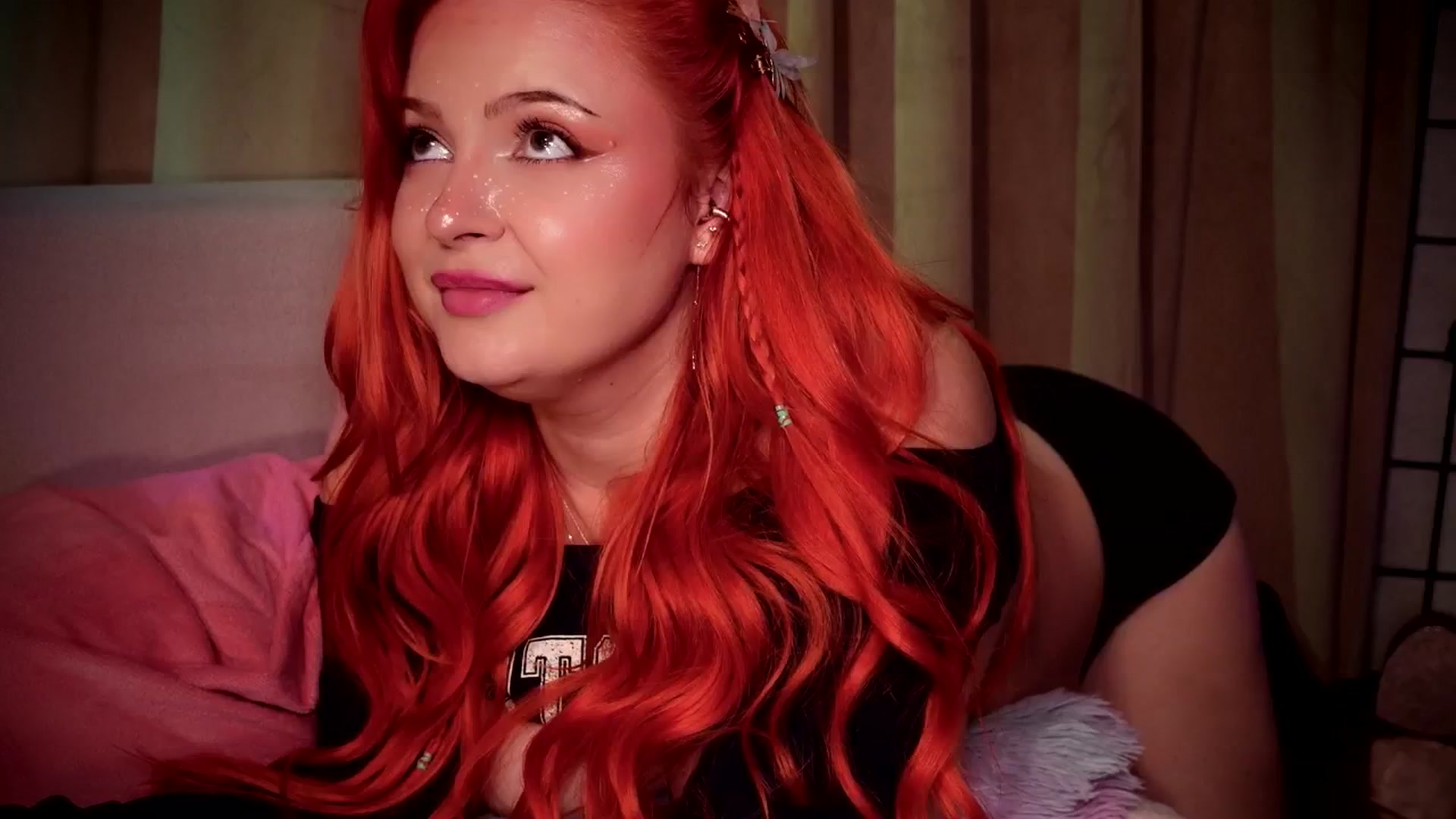 Gallery image thumbnail from AlexxaWild's myfreecams stream on, 10/25/2025, 20:18 image 18 of 20