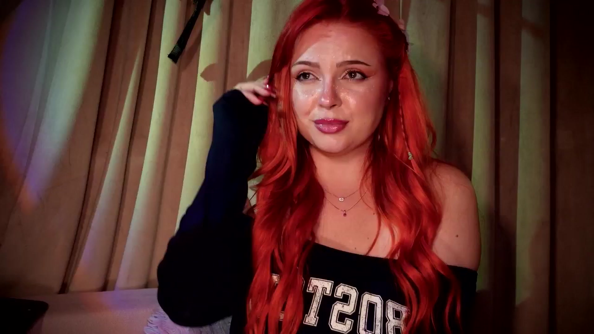 Gallery image thumbnail from AlexxaWild's myfreecams stream on, 10/25/2025, 22:22 image 13 of 20