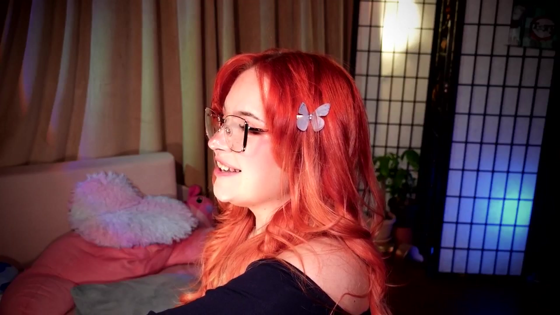 Gallery image thumbnail from AlexxaWild's myfreecams stream on, 11/19/2025, 23:32 image 8 of 20