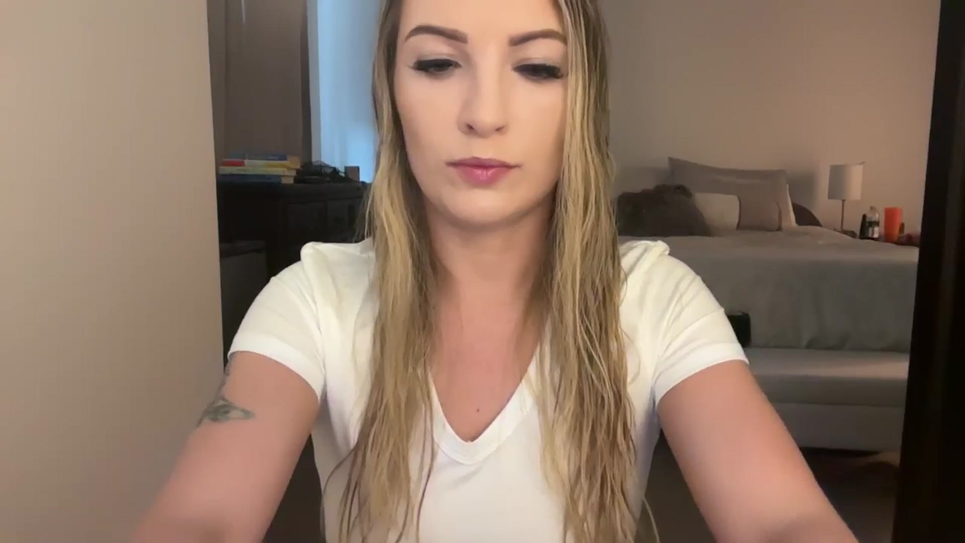 Gallery image thumbnail from Alexxi_Riley's myfreecams stream on, 07/06/2024, 15:06 image 19 of 20