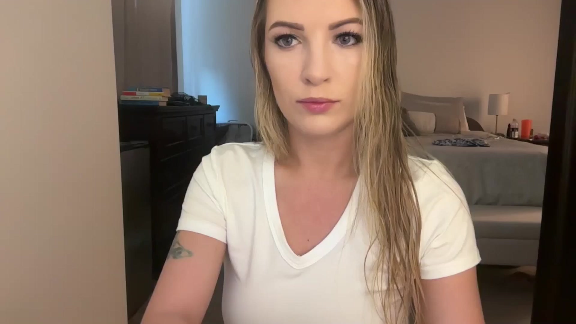 Gallery image thumbnail from Alexxi_Riley's myfreecams stream on, 07/06/2024, 15:06 image 3 of 20