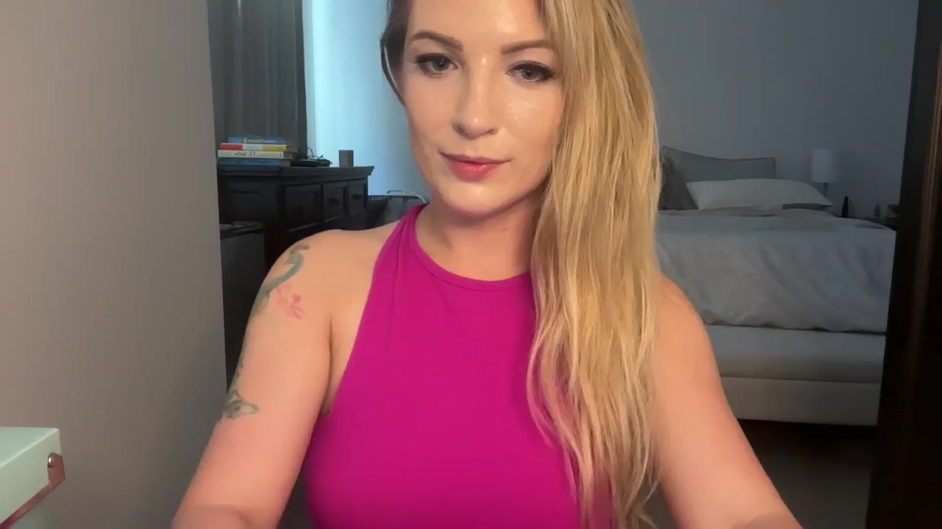 Gallery image thumbnail from Alexxi_Riley's myfreecams stream on, 07/06/2024, 21:28 image 15 of 20