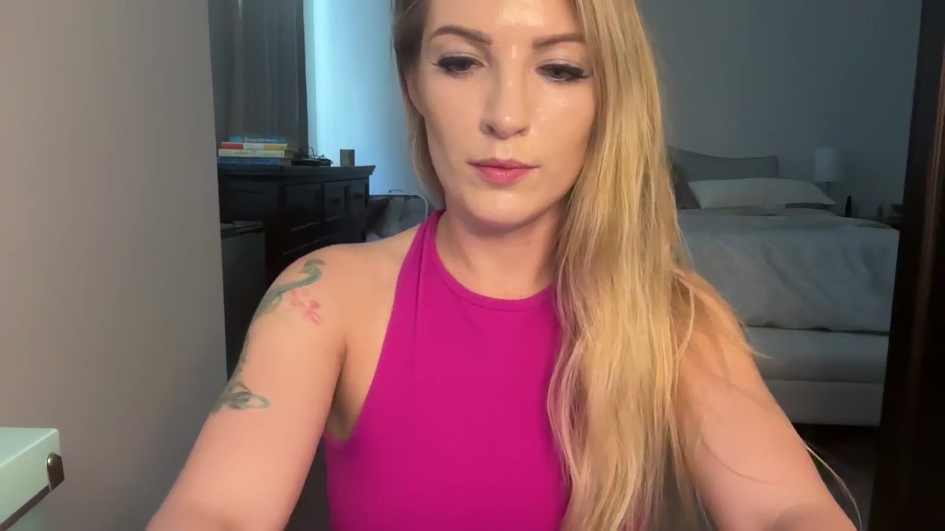 Gallery image thumbnail from Alexxi_Riley's myfreecams stream on, 07/06/2024, 21:55 image 18 of 20