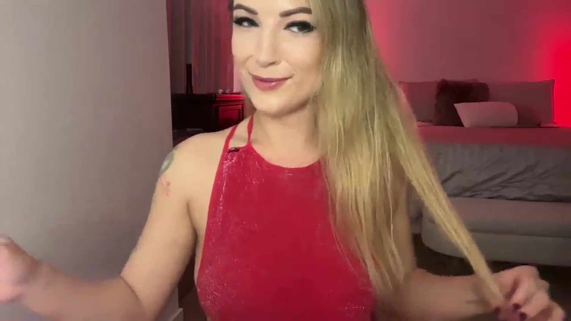 Gallery image thumbnail from Alexxi_Riley's myfreecams stream on, 08/22/2024, 19:22 image 16 of 20