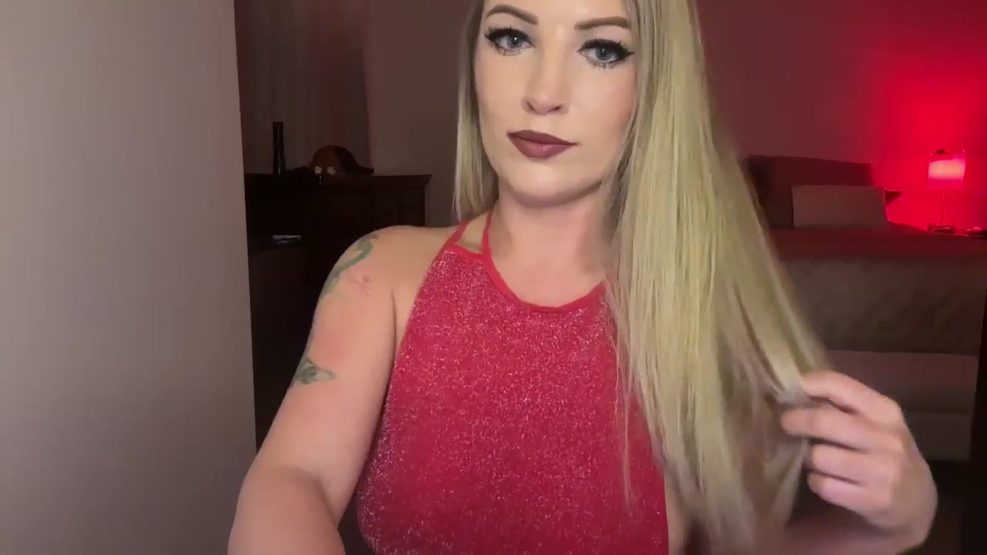 Gallery image thumbnail from Alexxi_Riley's myfreecams stream on, 08/28/2024, 05:44 image 10 of 20