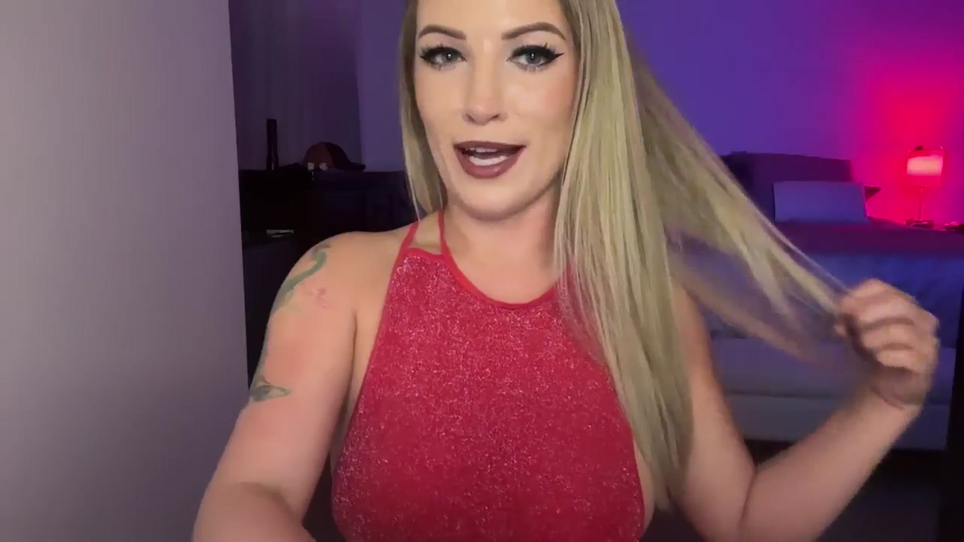 Gallery image thumbnail from Alexxi_Riley's myfreecams stream on, 08/28/2024, 05:44 image 19 of 20
