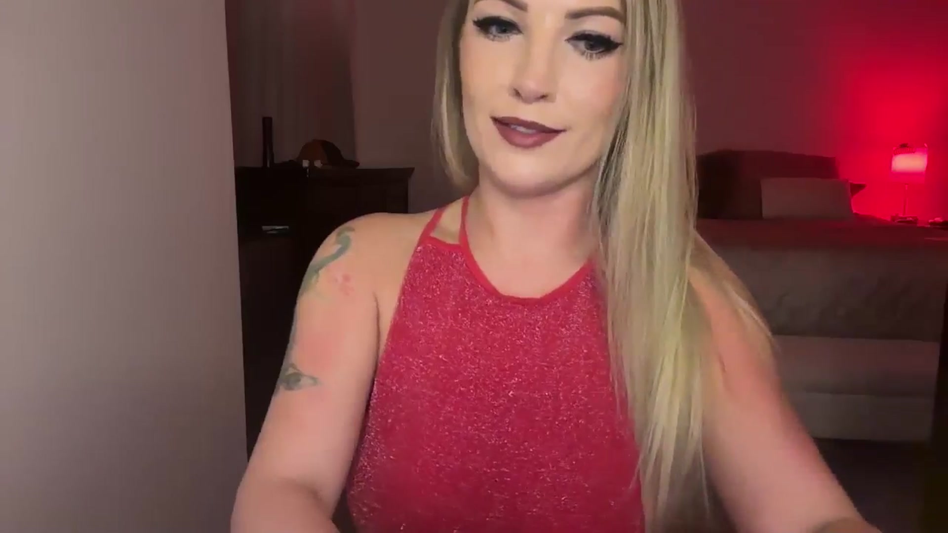 Gallery image thumbnail from Alexxi_Riley's myfreecams stream on, 08/28/2024, 05:44 image 5 of 20