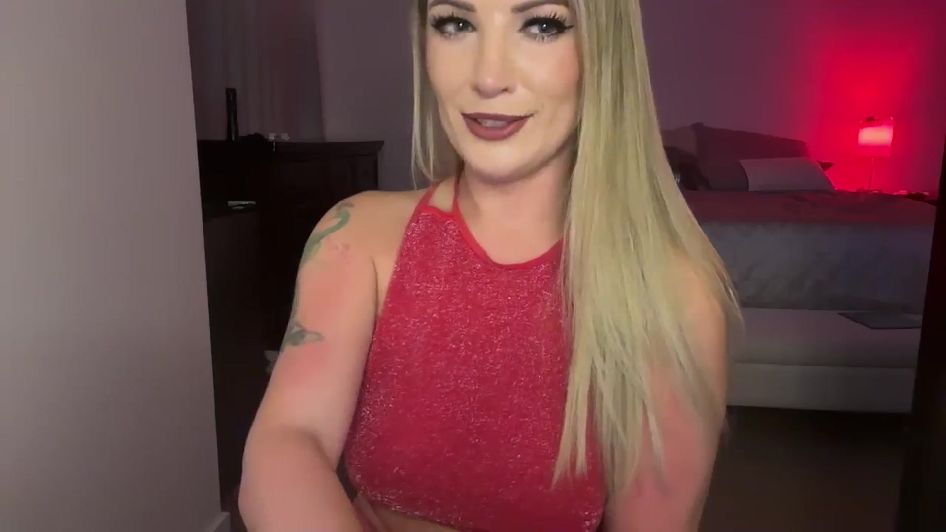 Gallery image thumbnail from Alexxi_Riley's myfreecams stream on, 08/28/2024, 08:14 image 10 of 20