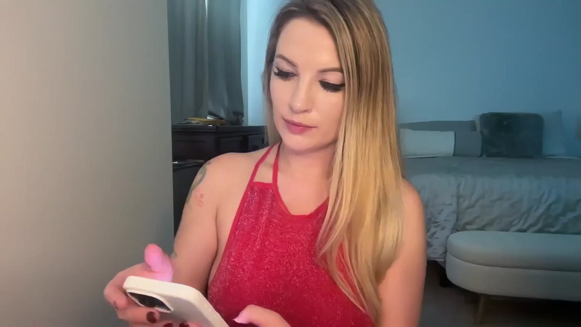 Gallery image thumbnail from Alexxi_Riley's myfreecams stream on, 09/10/2024, 18:21 image 9 of 20