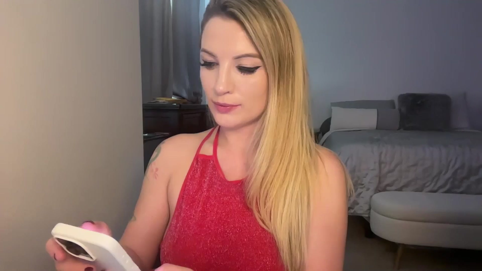 Gallery image thumbnail from Alexxi_Riley's myfreecams stream on, 09/10/2024, 18:21 image 16 of 20