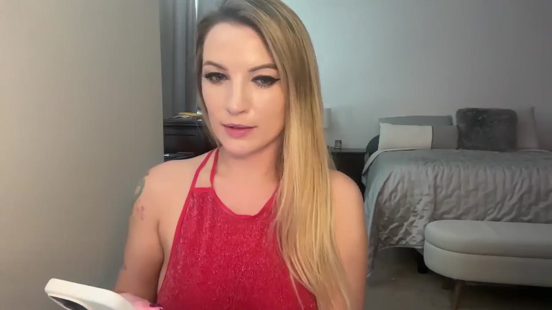 Gallery image thumbnail from Alexxi_Riley's myfreecams stream on, 09/10/2024, 19:40 image 9 of 20
