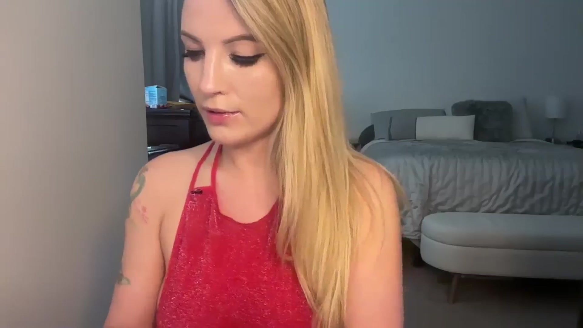 Gallery image thumbnail from Alexxi_Riley's myfreecams stream on, 09/10/2024, 21:14 image 9 of 20