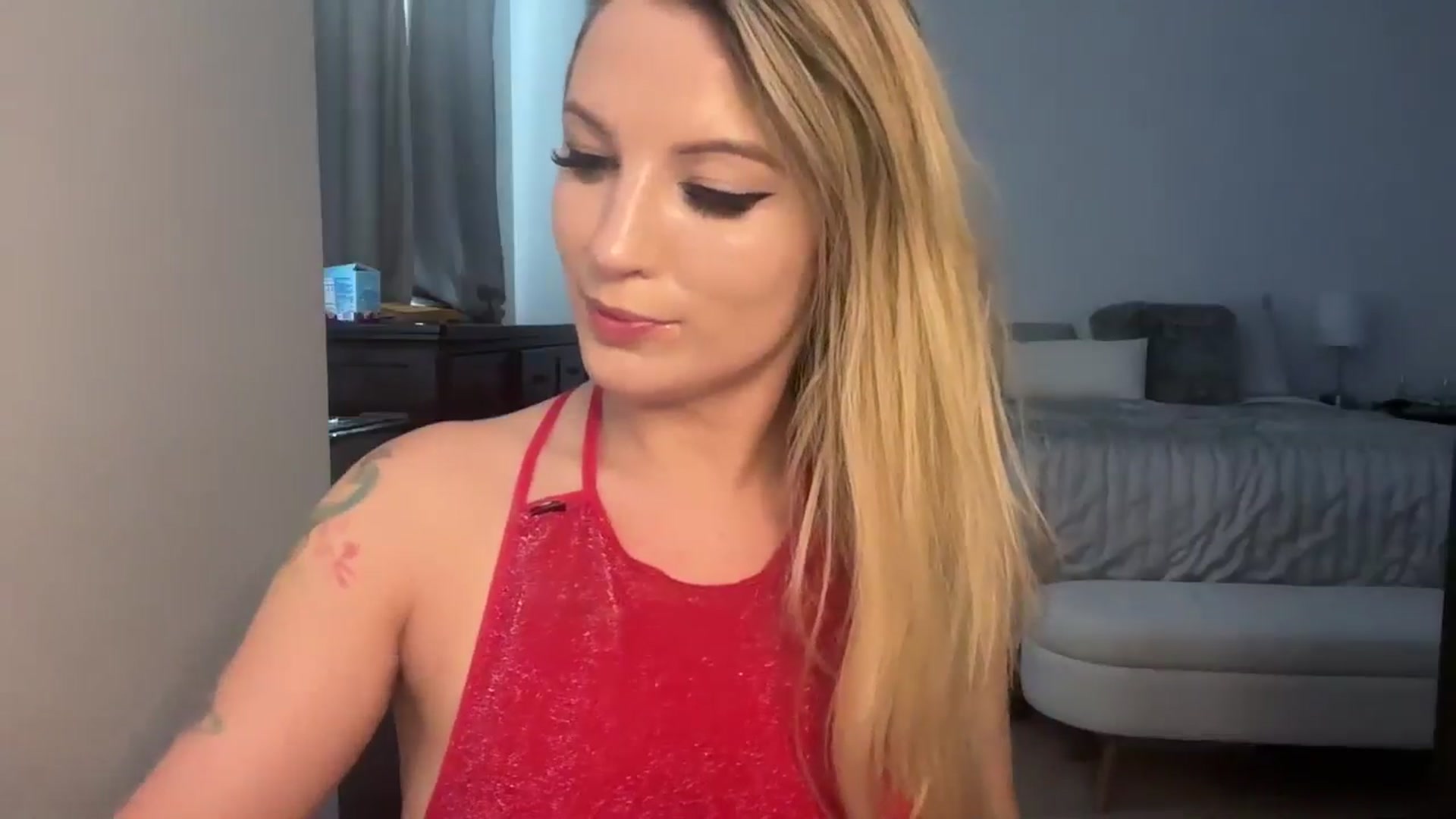 Gallery image thumbnail from Alexxi_Riley's myfreecams stream on, 09/10/2024, 21:14 image 2 of 20