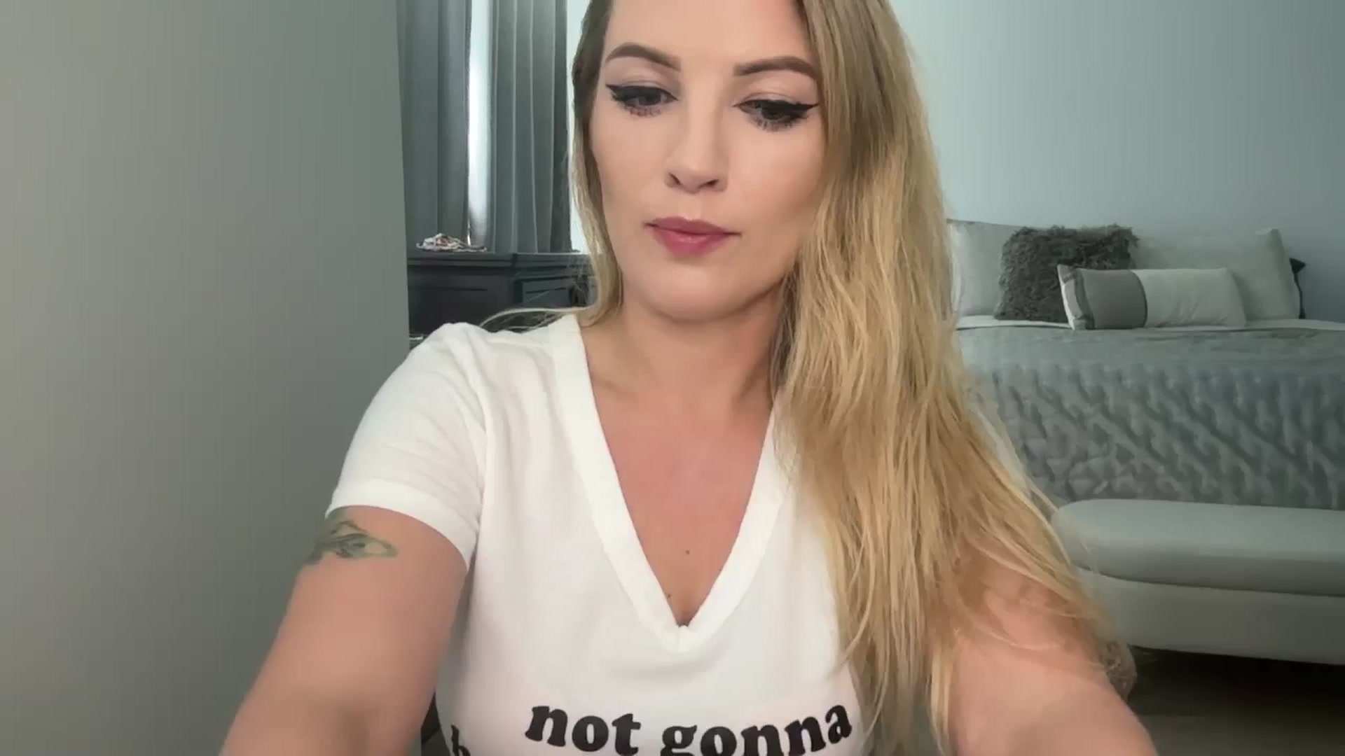 Gallery image thumbnail from Alexxi_Riley's myfreecams stream on, 09/24/2024, 19:52 image 1 of 20