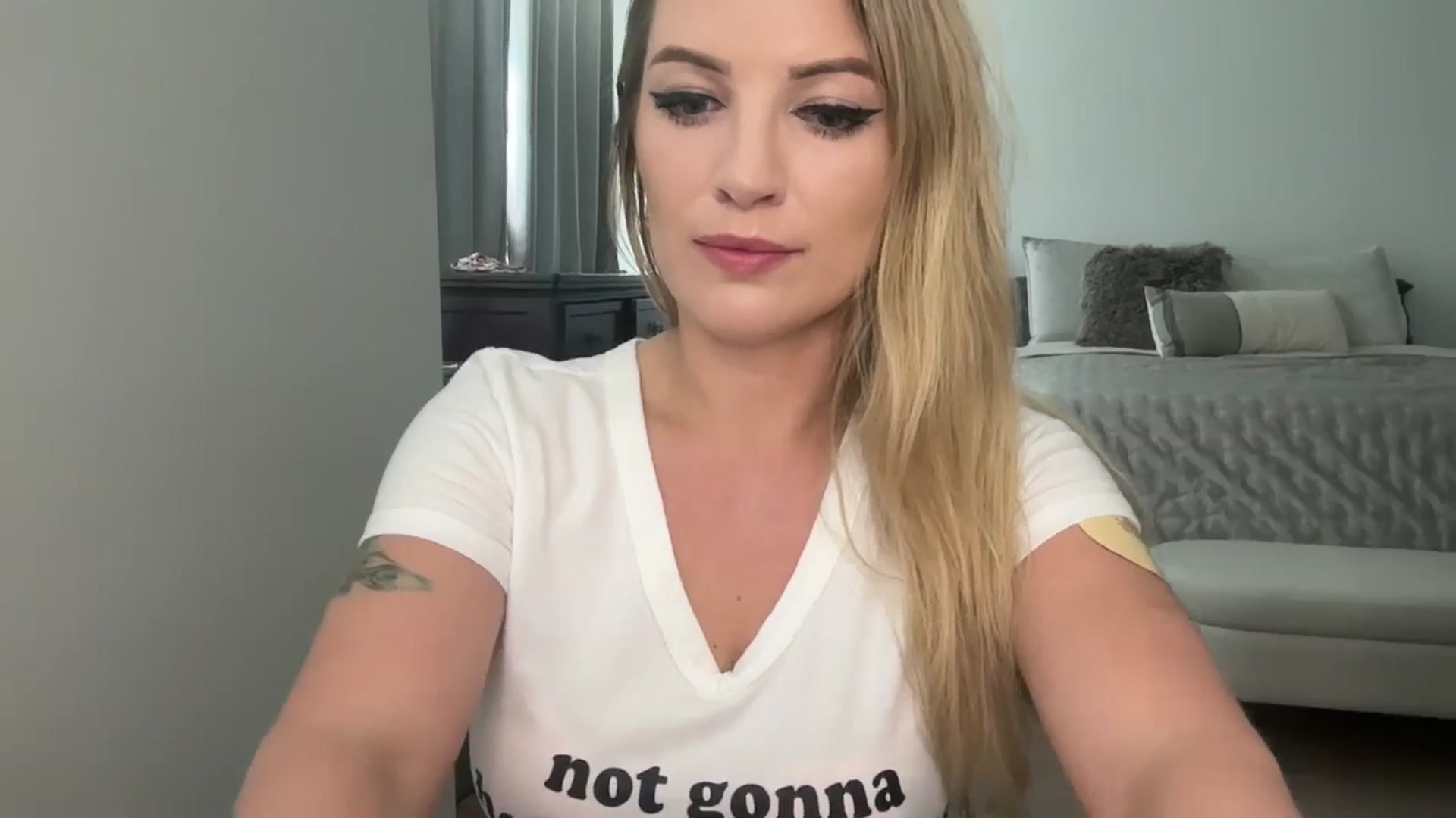 Gallery image thumbnail from Alexxi_Riley's myfreecams stream on, 09/24/2024, 19:52 image 8 of 20
