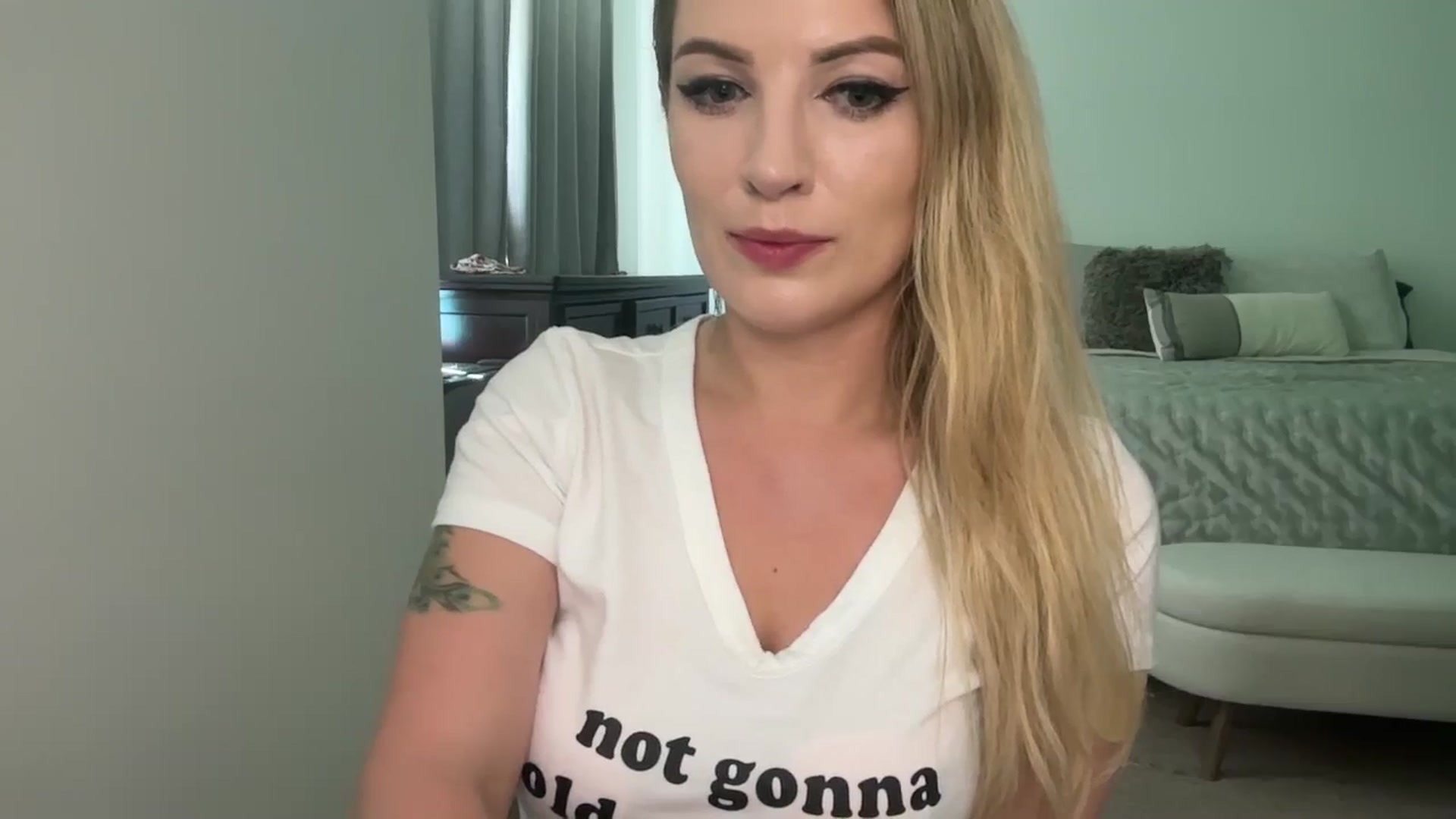 Gallery image thumbnail from Alexxi_Riley's myfreecams stream on, 09/24/2024, 21:46 image 20 of 20